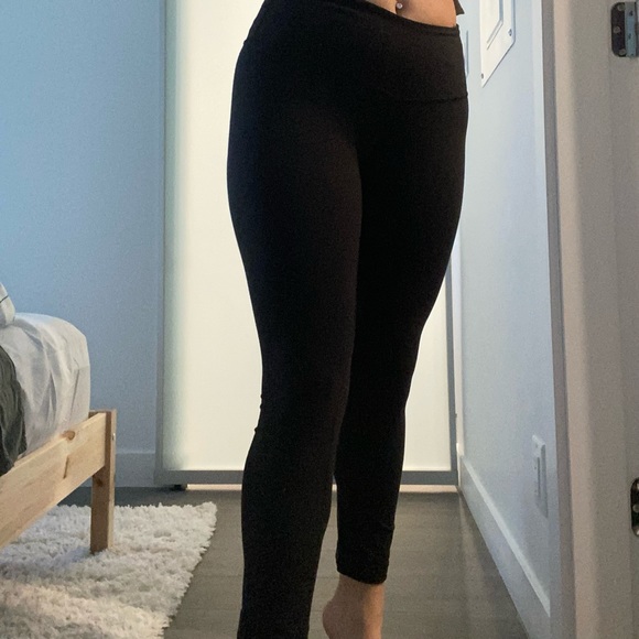 Lulu Lemon Size 4 Leggings - Picture 6 of 8